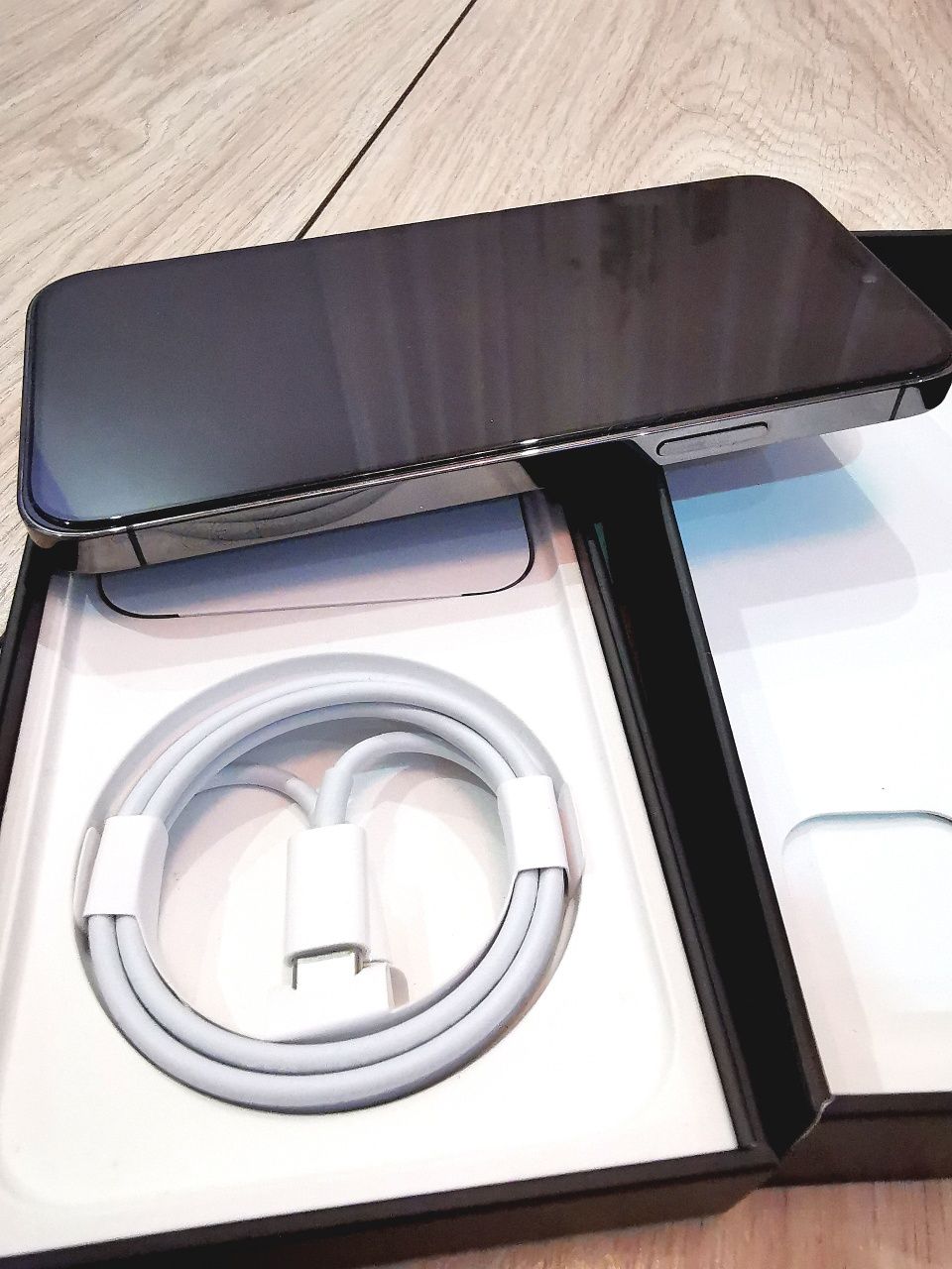 Продам iPhone 12 pro 256gb