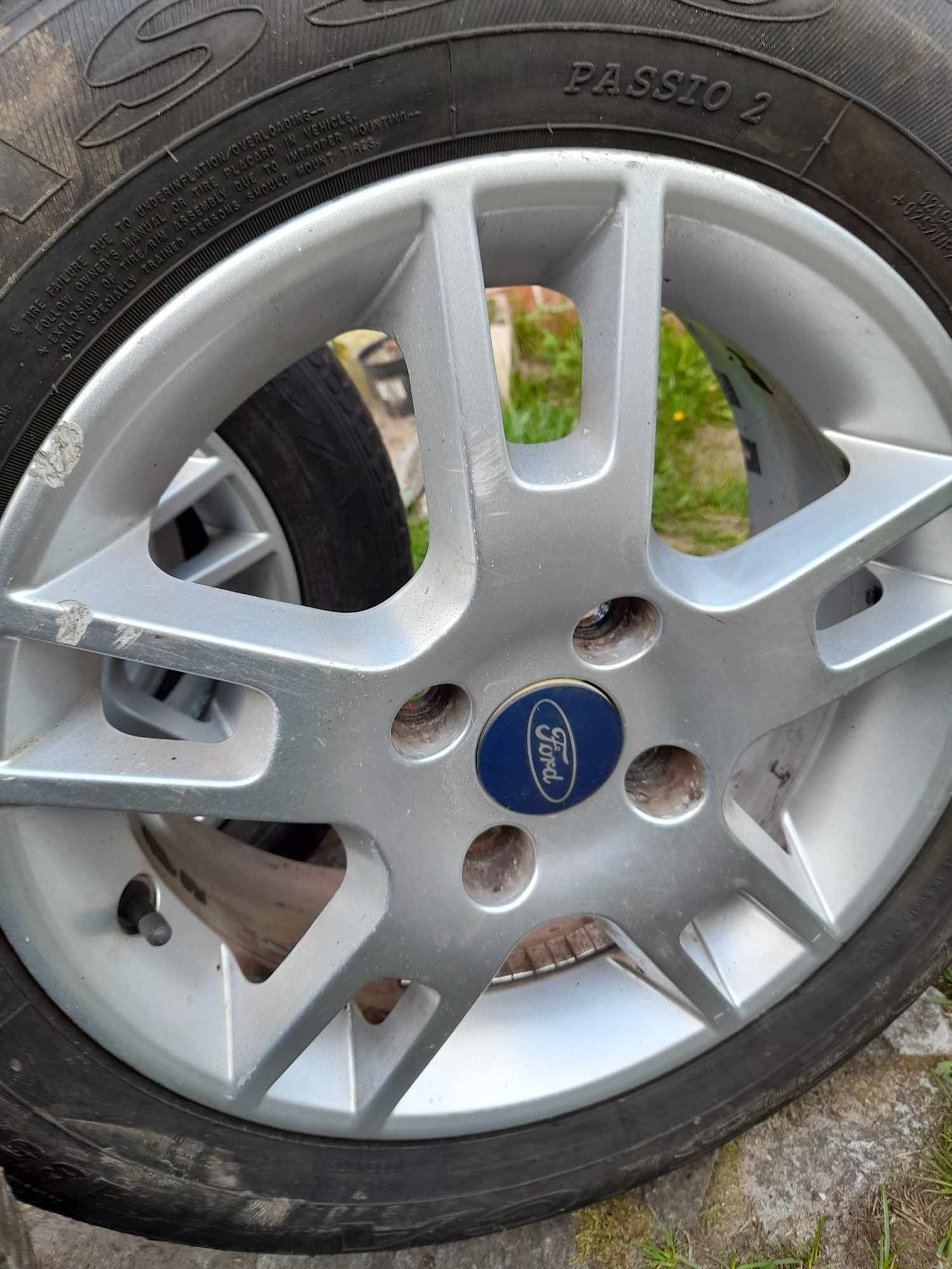 Alufelgi ford focus +Opony letnie w bardzo dobrym stanie