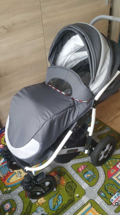 Wózek dziecięcy 2 w 1 Camarelo Carmela, kompletny, w dobrym stanie.