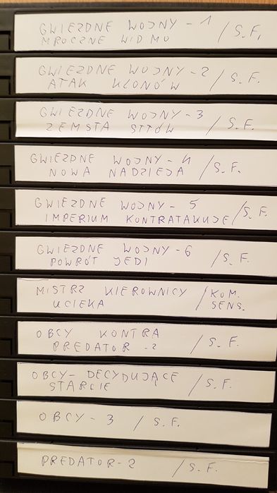 Filmy na kasetach VHS Video ( różne ) .