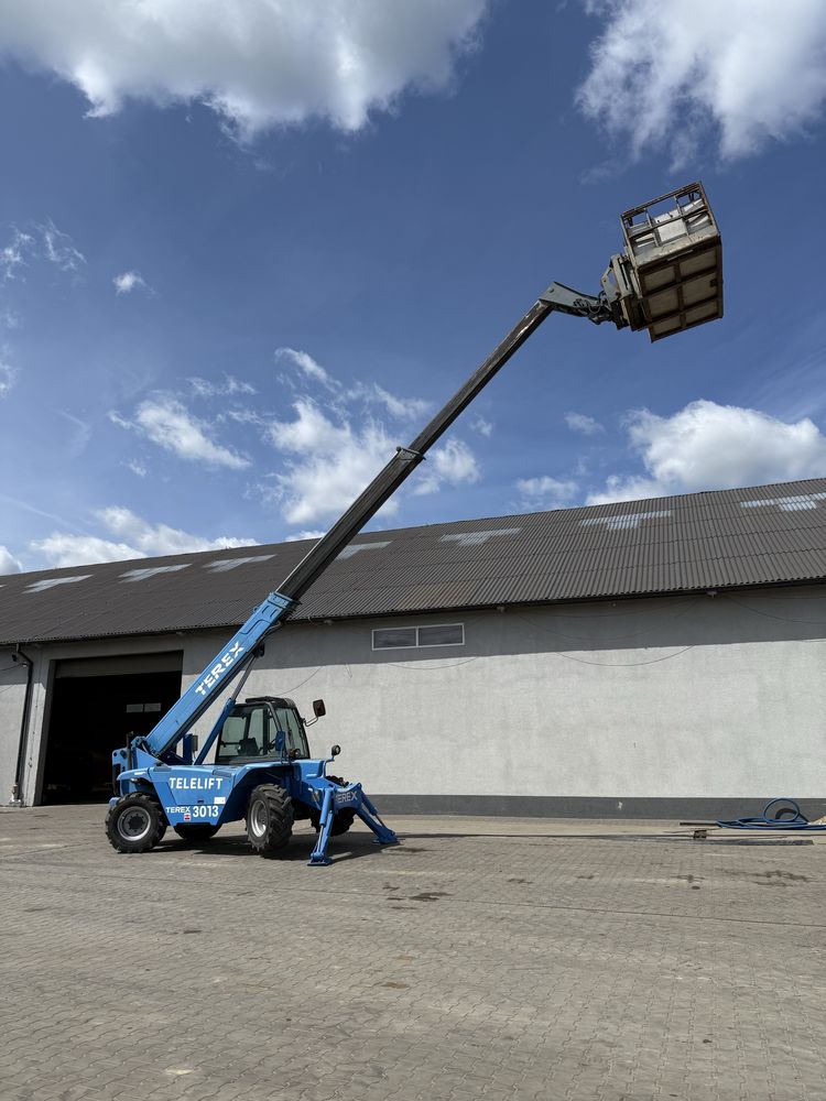 Ładowarla teleskopowa Terex 3013 budowlana z osprzętem