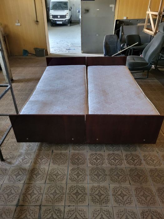 Ліжко з ортопедичним матрацом