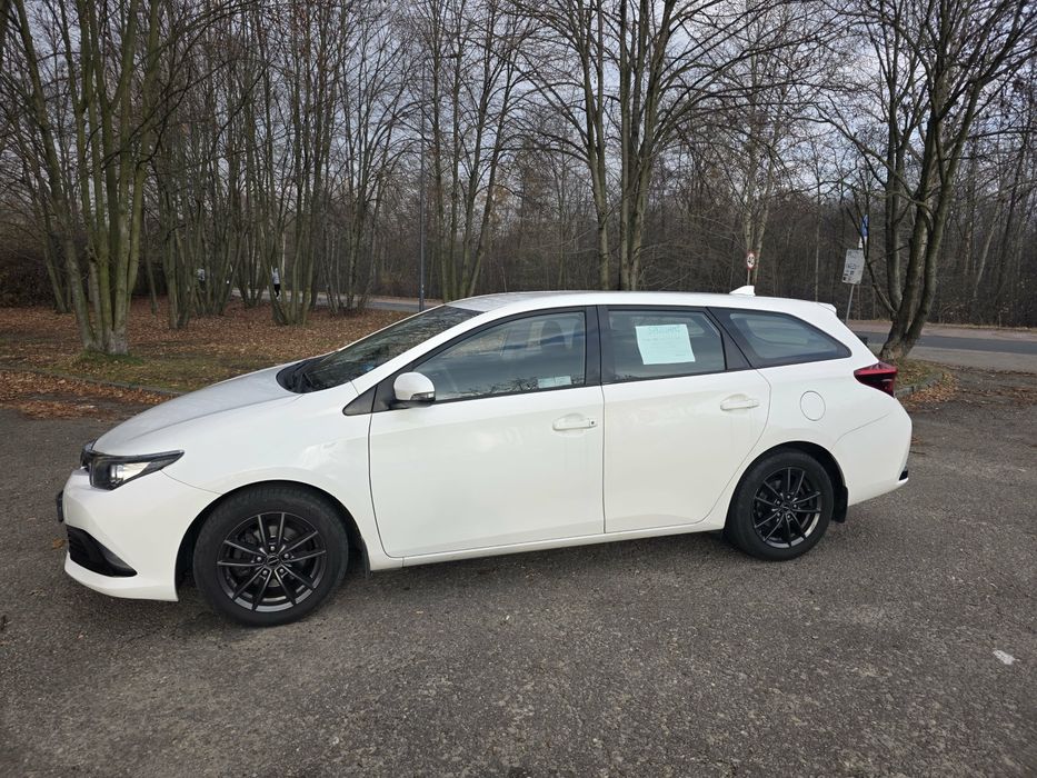 Toyota Auris kombi