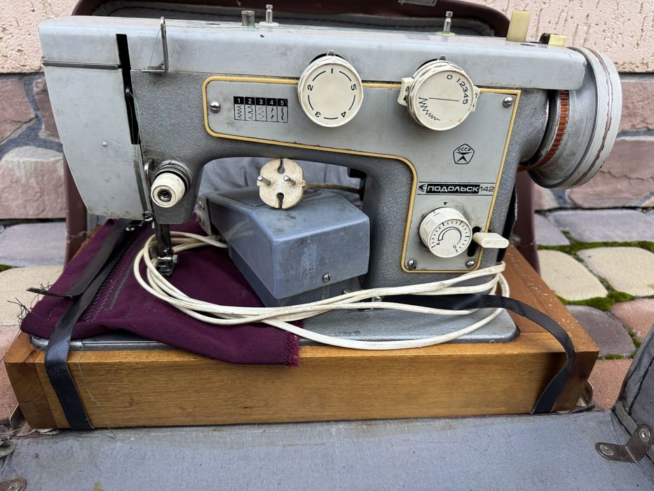 Швейна машинка Подольськ 142
