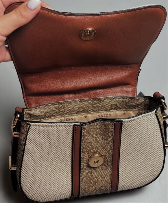Сумка Guess в двох кольорах