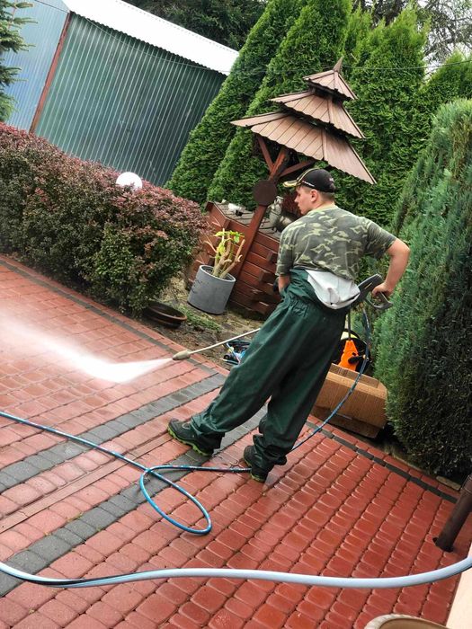 Czyszczenie, mycie elewacji, kostki brukowej, dachów