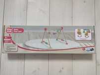 Stojak drewniany kolorowy playtive baby play gym