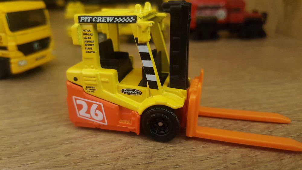 zestaw budowlany 7 pojazdów matchbox majorette kopartka spychacz beton