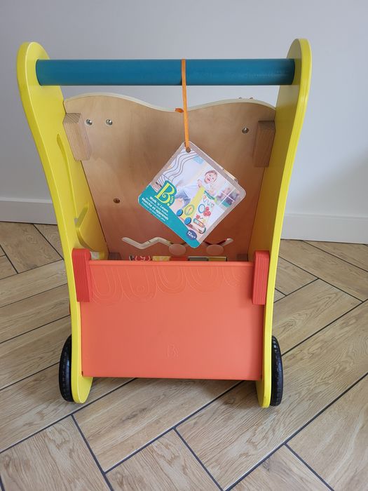Walk ‘n’ Learn – drewniany chodzik-pchacz edukacyjny B.Toys