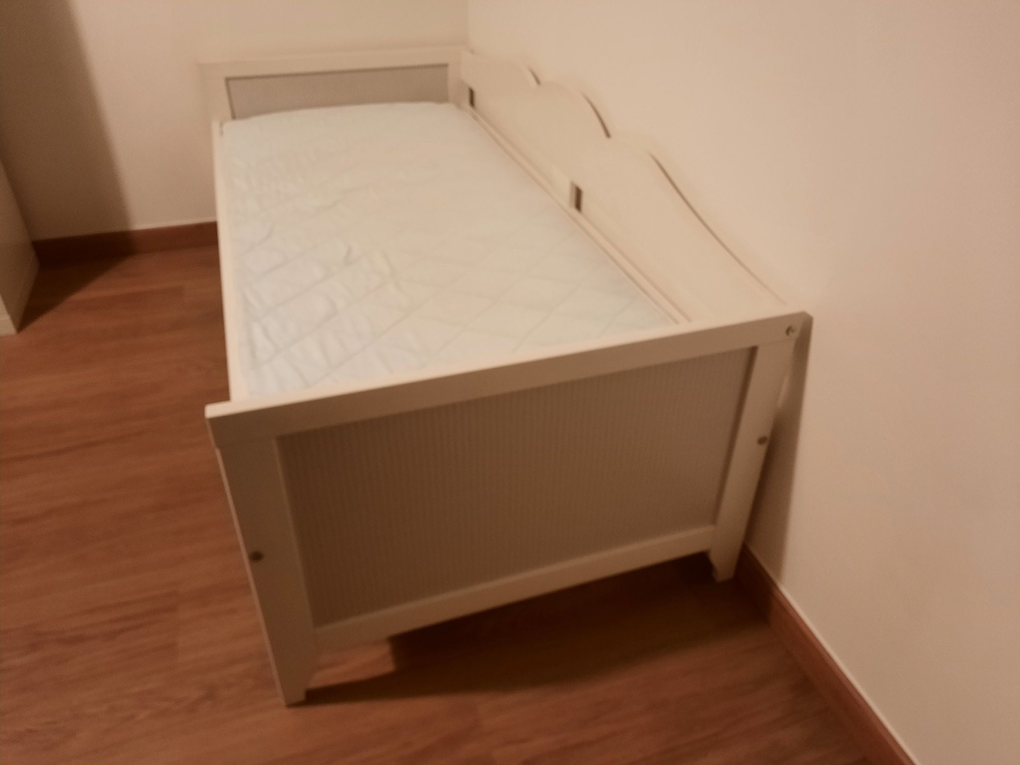 Cama Ikea Henvisk