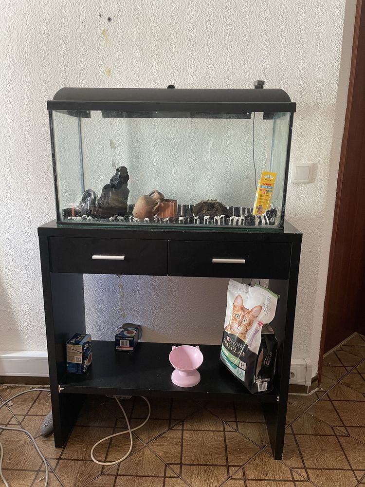Aquario 100L com led, itens e móvel