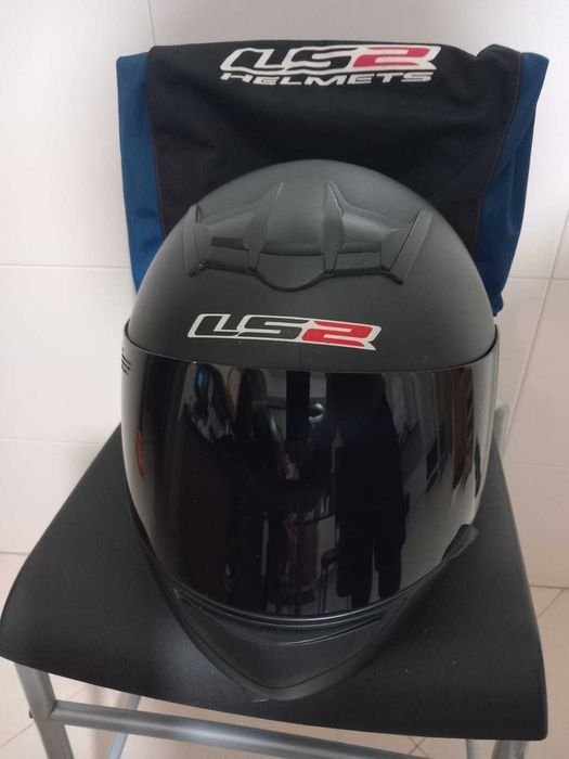 Capacetes L52 tamanho S e M