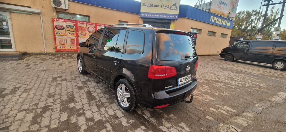 VW Touran 2011 год