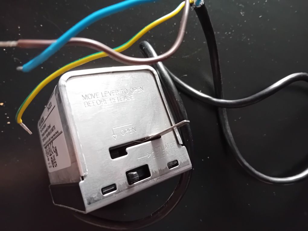 Siłownik zaworu Schneider Electric AG13U230 NOWY