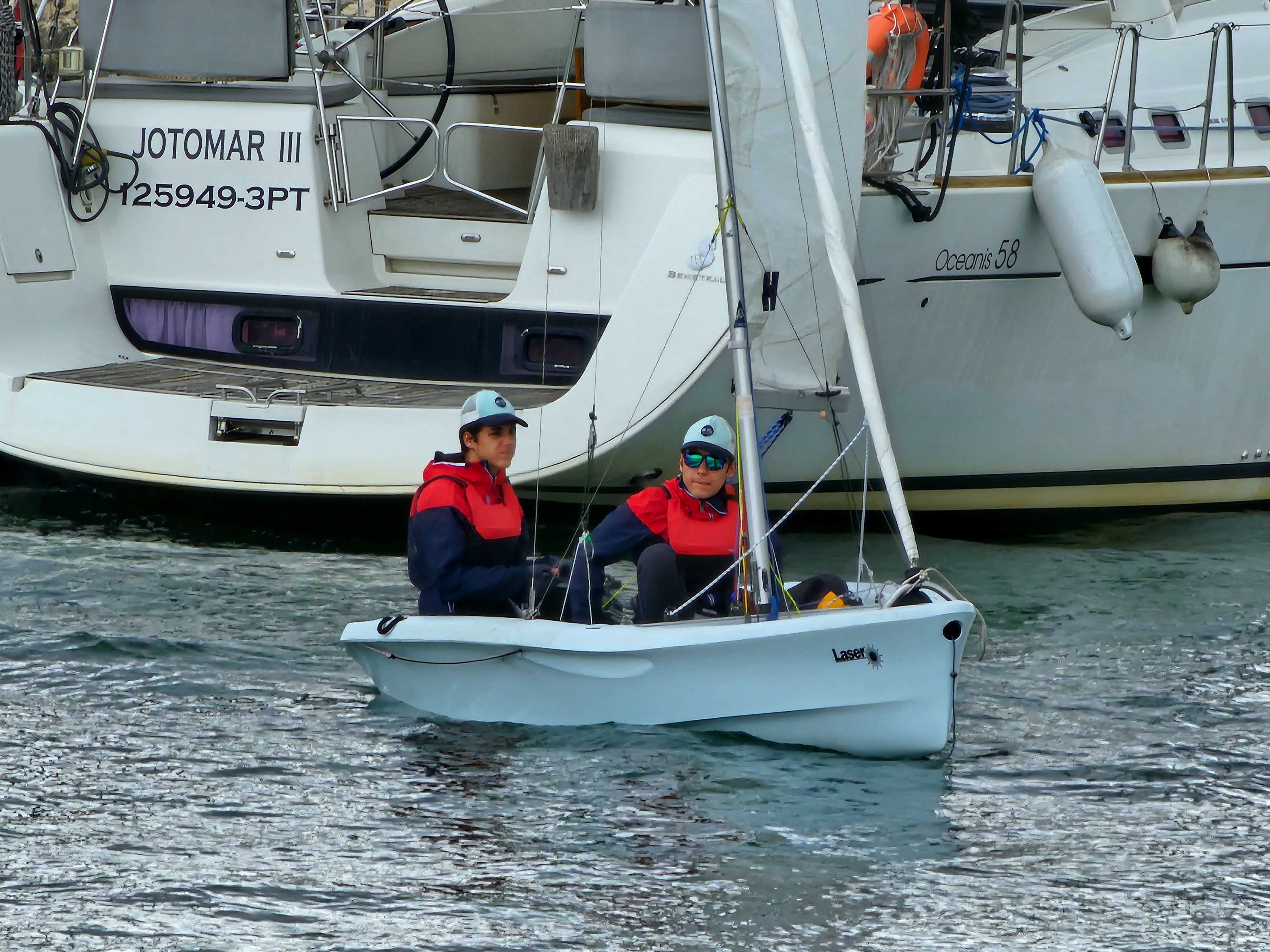 Barco a vela Laser Vago