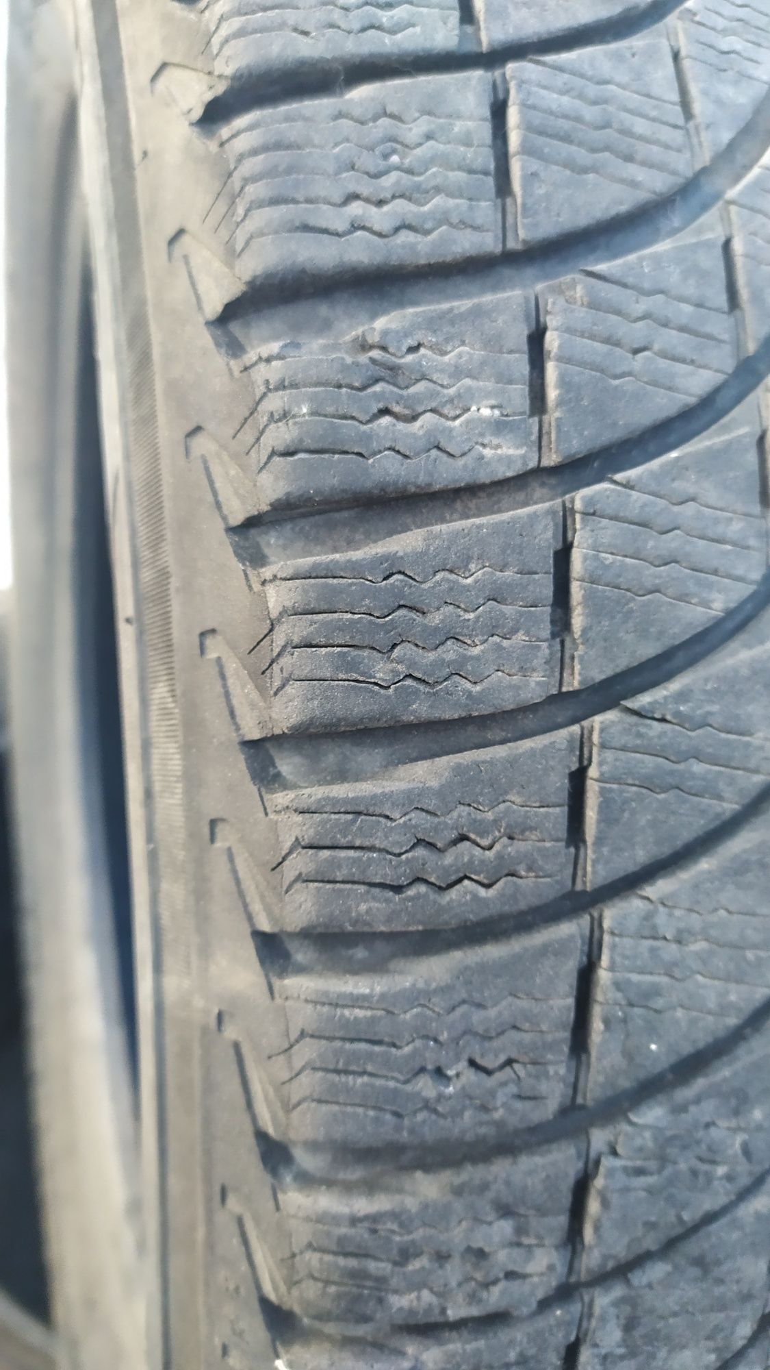 Зимняя резина Michelin latitude alpin 235/55/R18 б/у