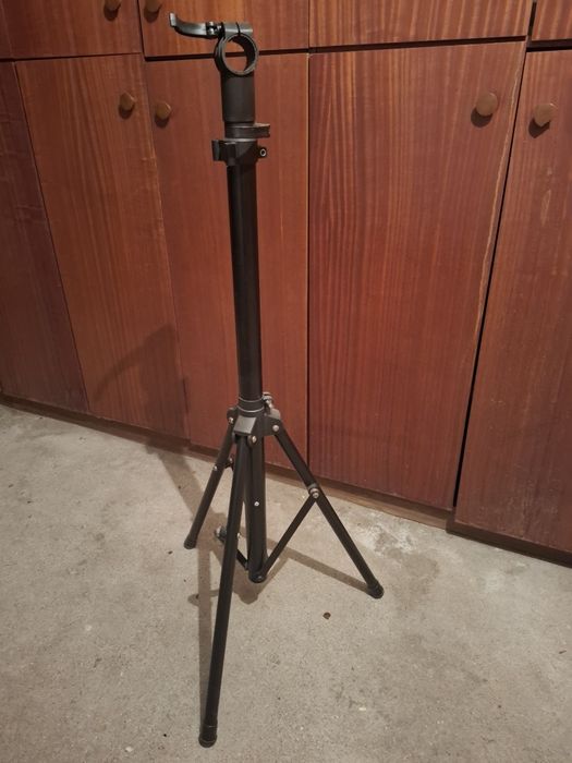 Cavalete de apoio a bicicletas