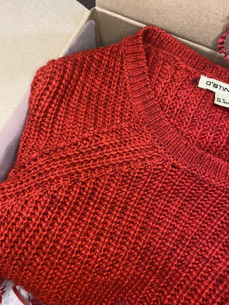 Czerwony sweterek
