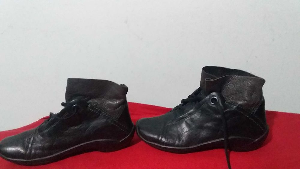 Черевики жіночі деми,шкіра-Wolky-39;Rieker-38/24,5Timberland-39