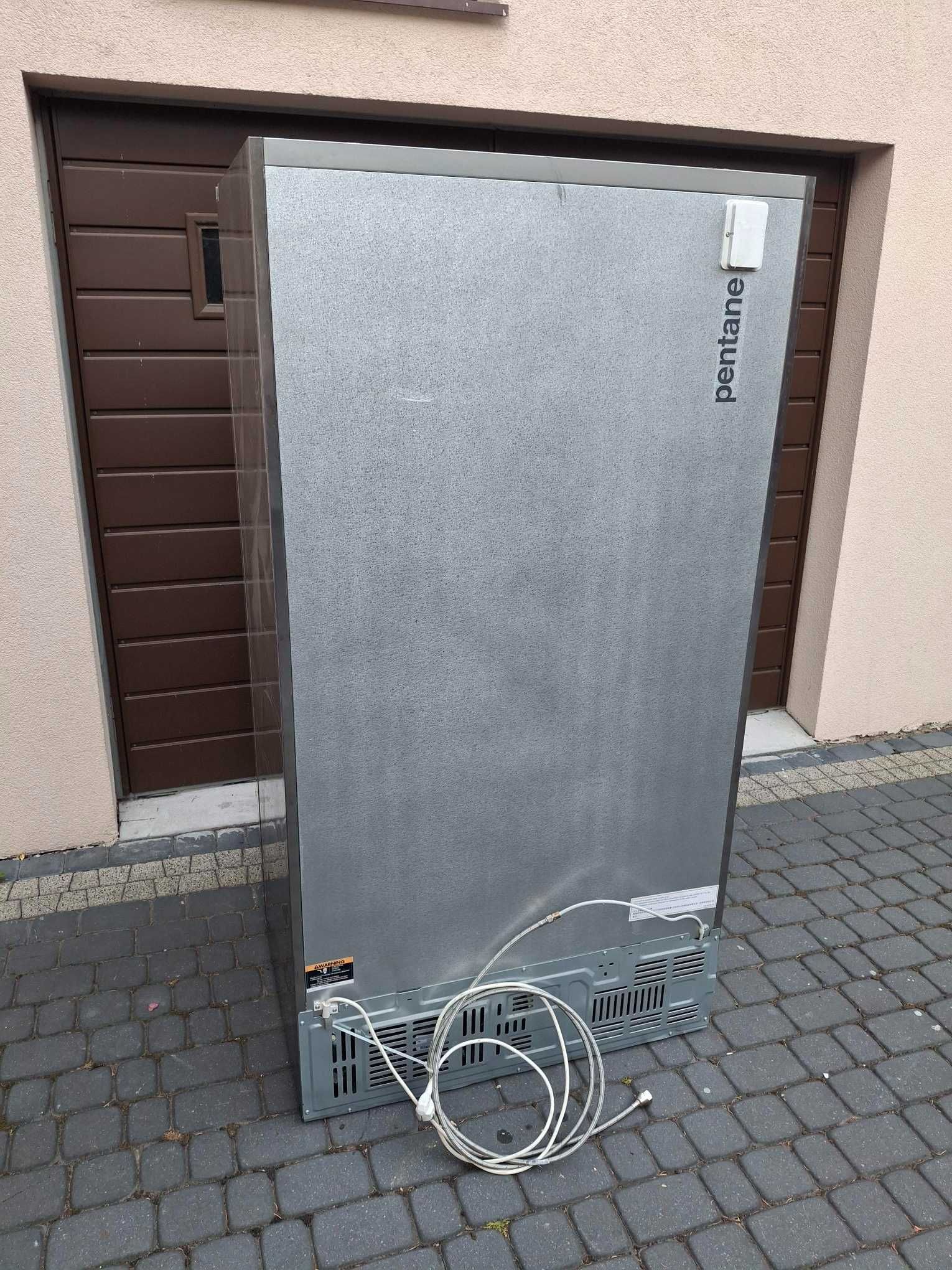 Lodówka Bosch KAD 62P91, Uszkodzona Kostkarka oraz dozownik.
