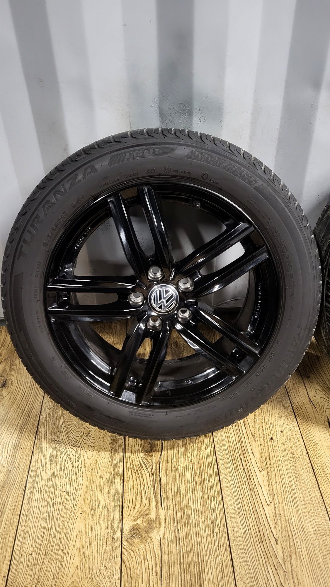 Alufelgi Vw 17" 5x112 z oponami 215/55 R17 Passat B8 B7 Arteon Skoda