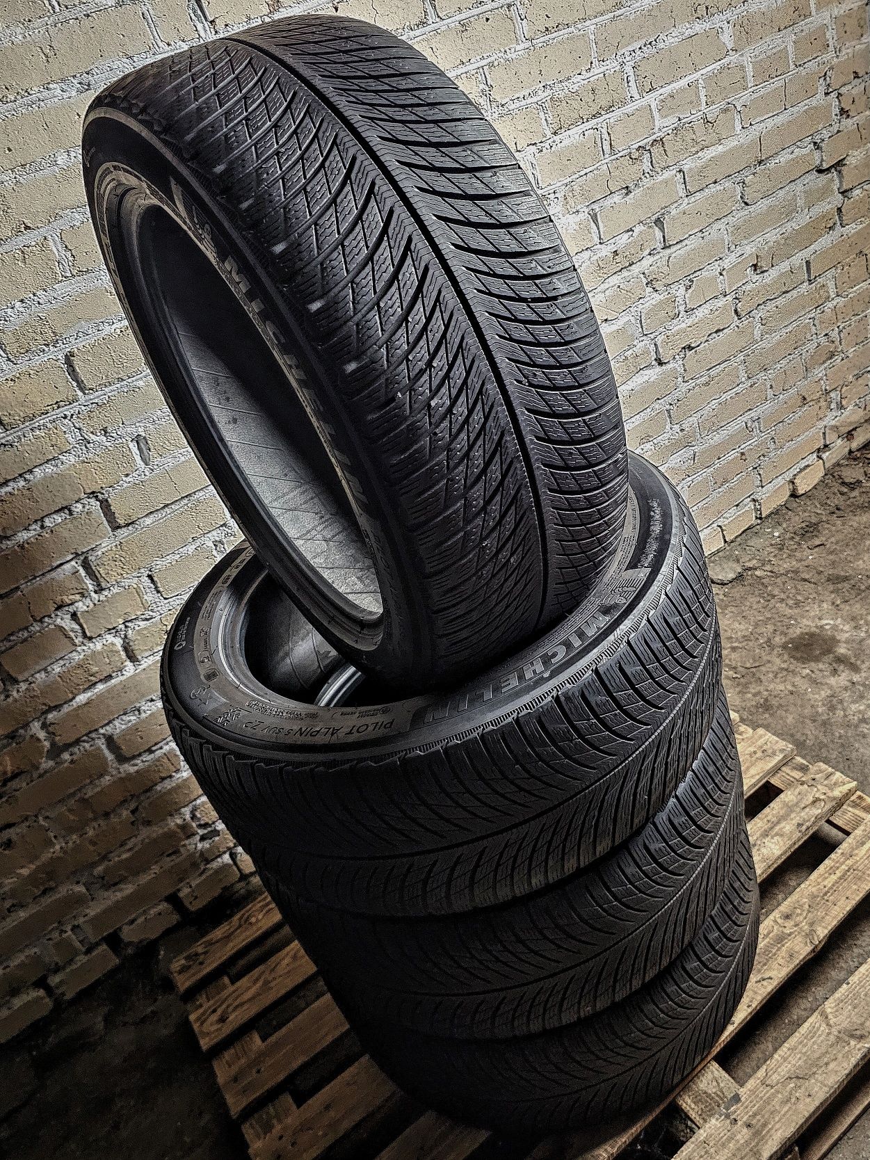 Зимові 275/45r20 Michelin | 2023 | 6.5mm | Hungary | Преміум шини