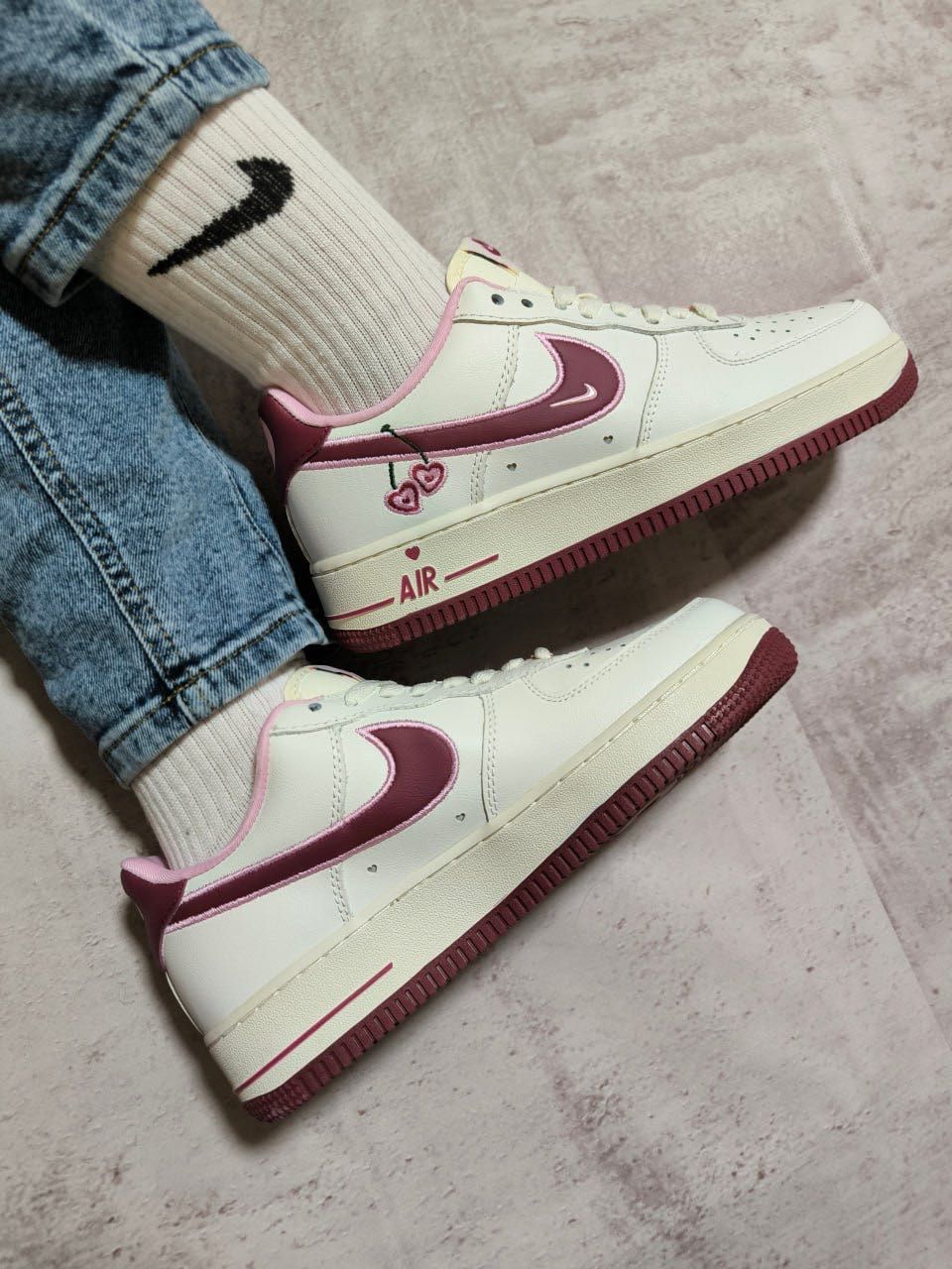 Nike Air Force 1 Cherry