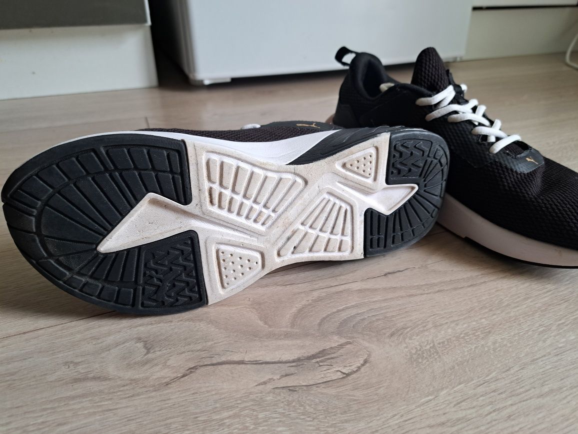 Фирменные кроссовки Puma