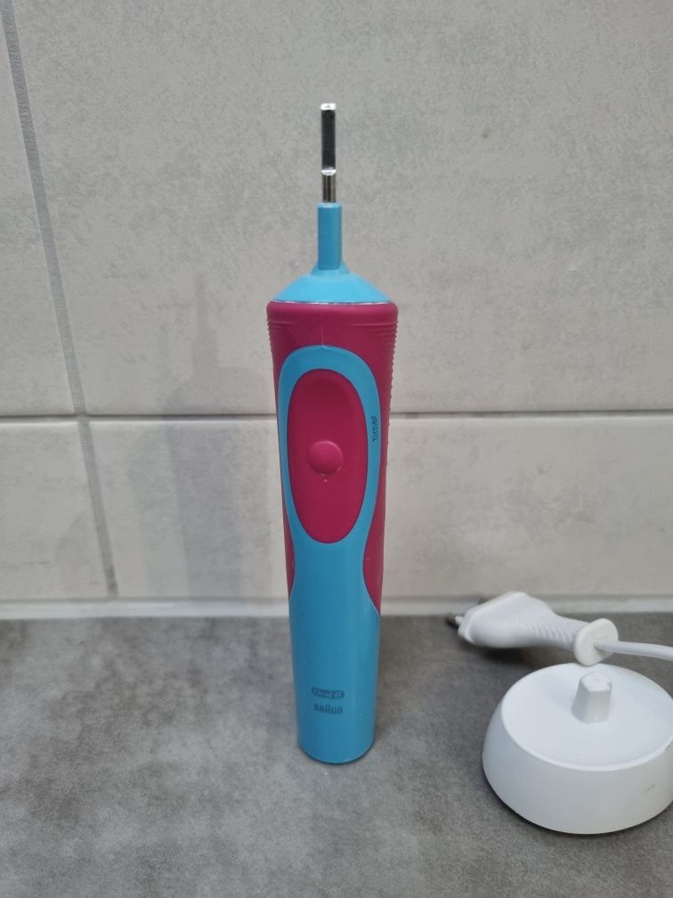 Szczoteczka ORAL-B dla dziewczynki