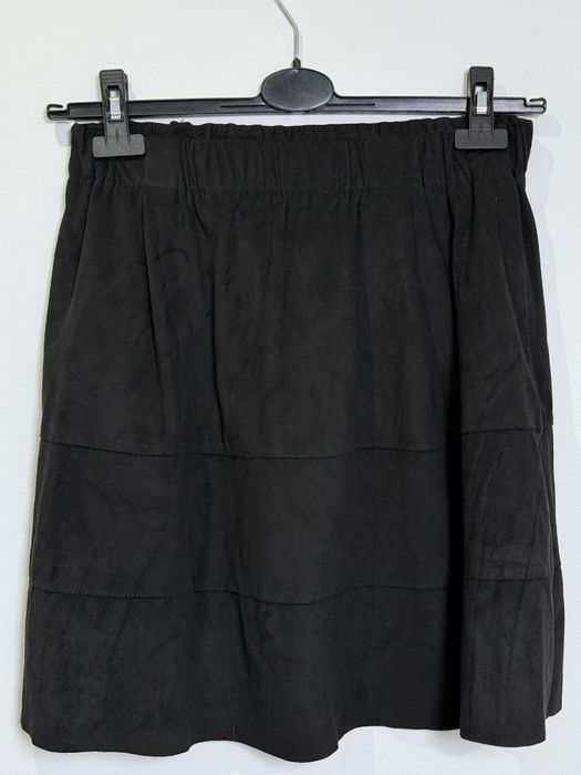 Czarna spódnica do kolana L