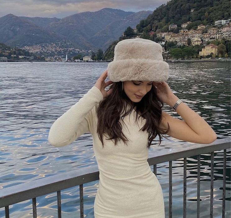 Шапка ZARA размер М как новая!