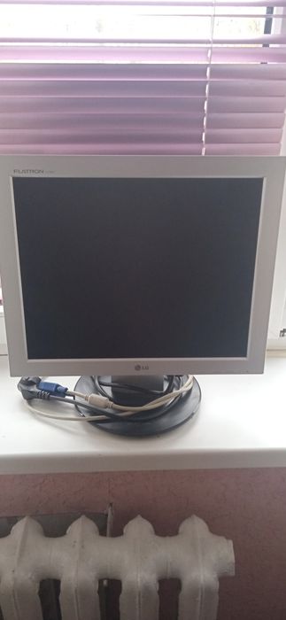 Монітор комп'ютера LG 19* Fletron