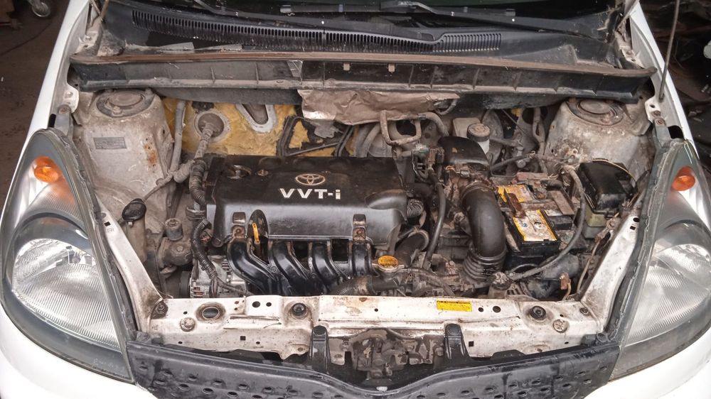 Silnik słupek Toyota Yaris Verso 1.3 Benzyna VVT-i 2002