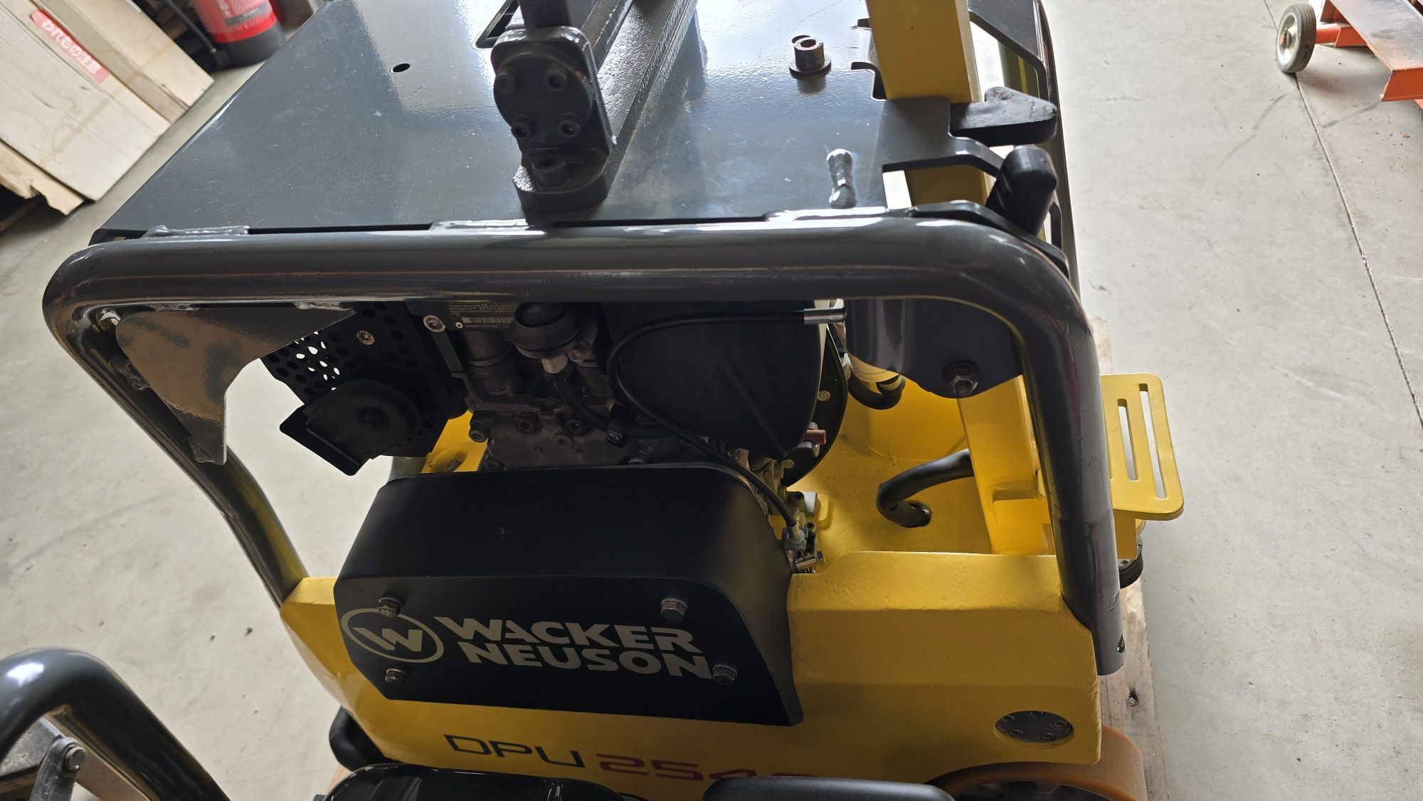 zagęszczarka DIESEL WACKER Neuson DPU 2540 z Niemiec