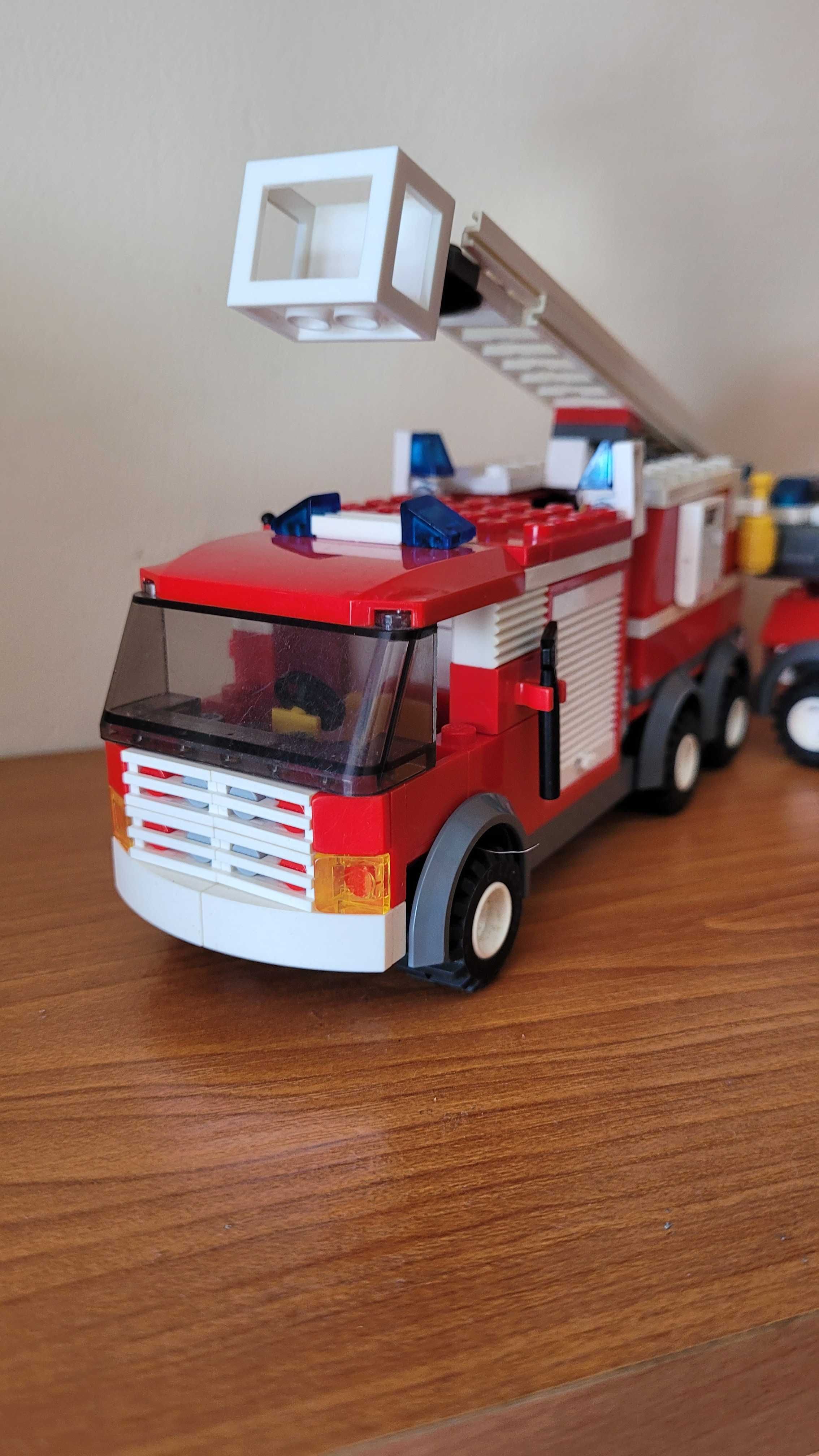 Lego City Wóz strażacki 7239