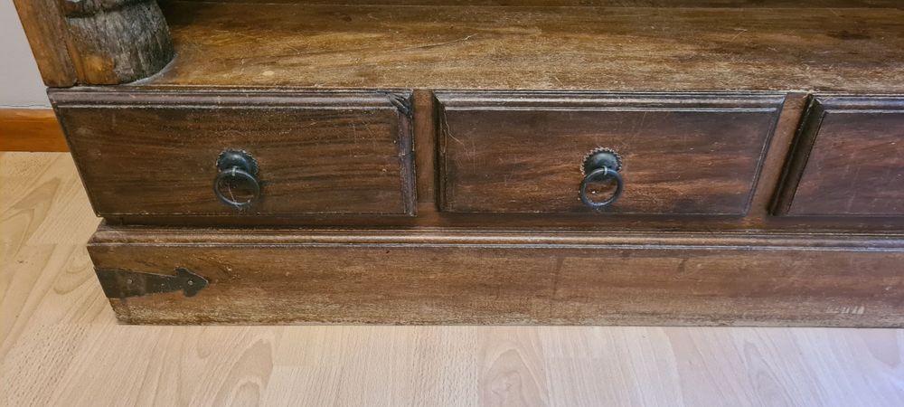 Komoda- drewno egzotyczne