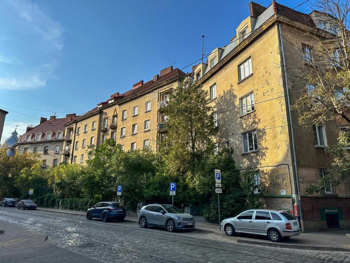 Продаж 2кім квартири з ремонтом в центральній частині по вул Київська