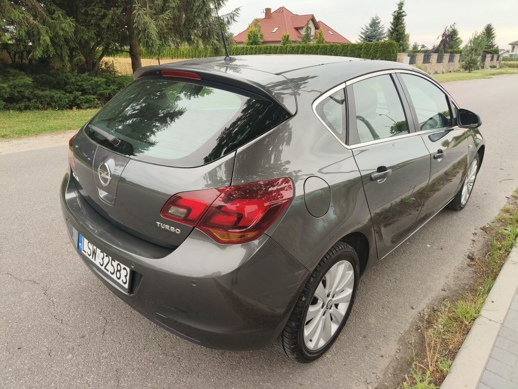 Opel Astra 2011r 1.4 Benzyna Stan BDB