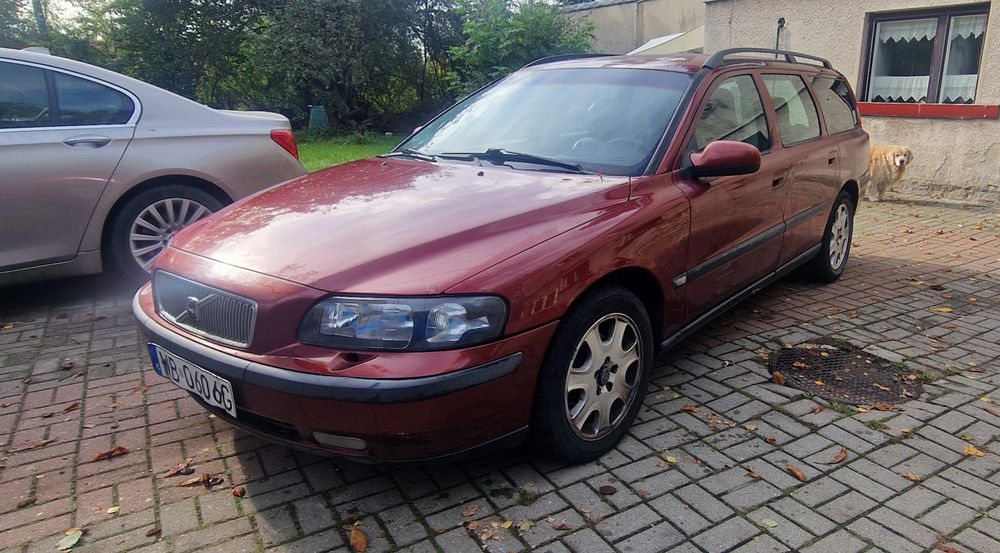 Volvo v70 2,5 tdi opłaty na rok