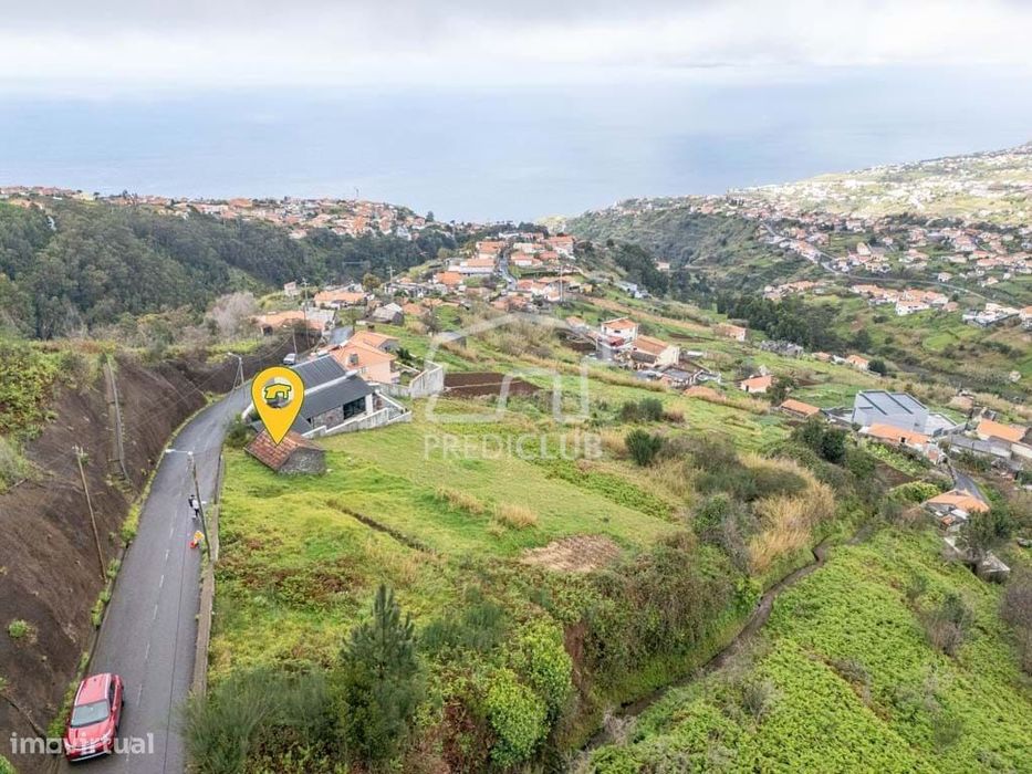 Terreno no Arco da Calheta de 1395 m2