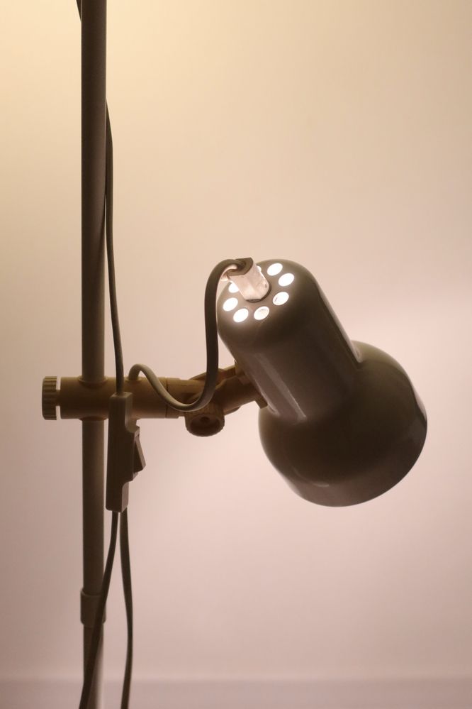 Biała duńska lampa podłogowa 1970 vintage retro stojąca