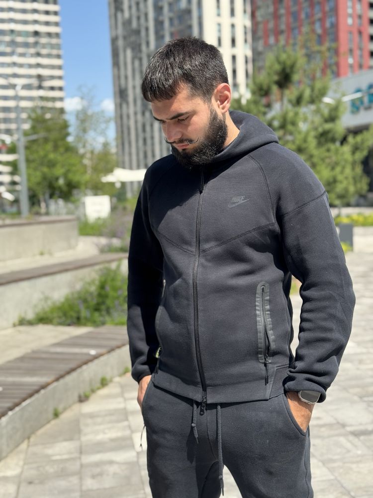 Костюм чоловічий Nike tech fleece [FB7921-010_FB8002-010] оригінал