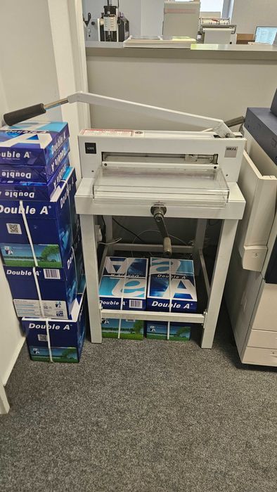 Gilotyna ręczna IDEAL 4305, oryginalny stojak, uchwyt do zmiany noża.