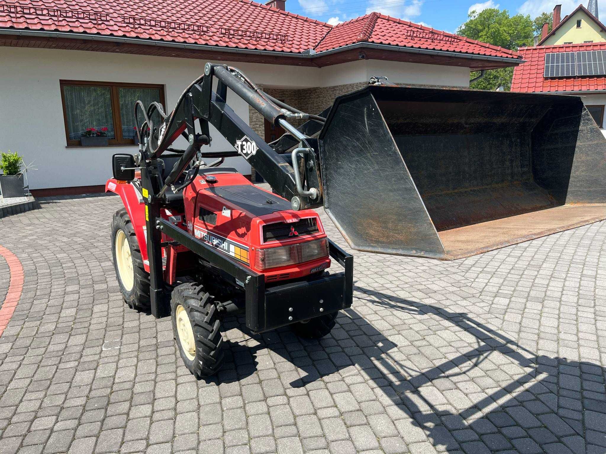 Mini traktorek 4x4 Mitsubishi MT !6