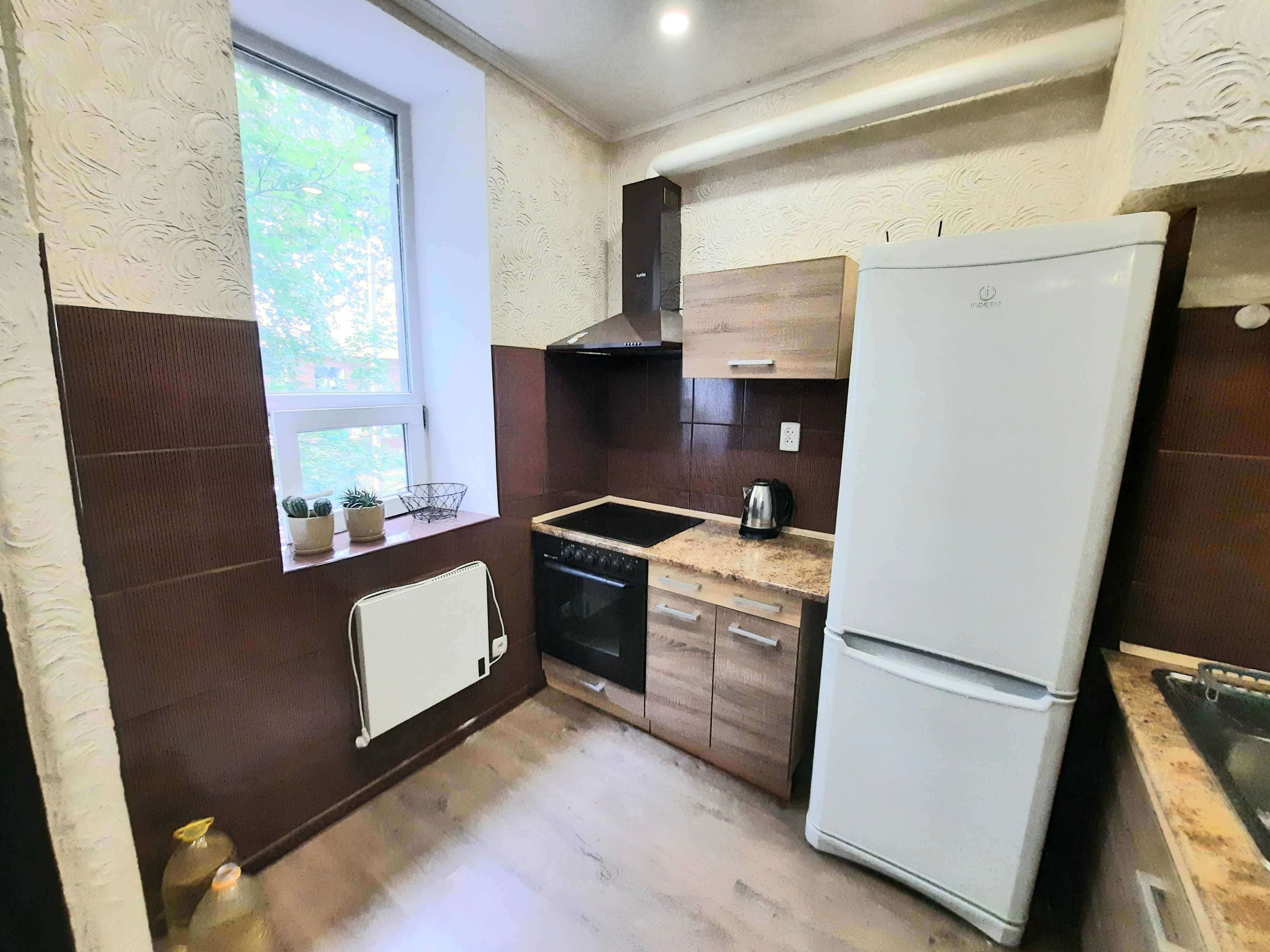 ПРОДАЖ 2-кімн. з АО у центральній частині міста (Н)