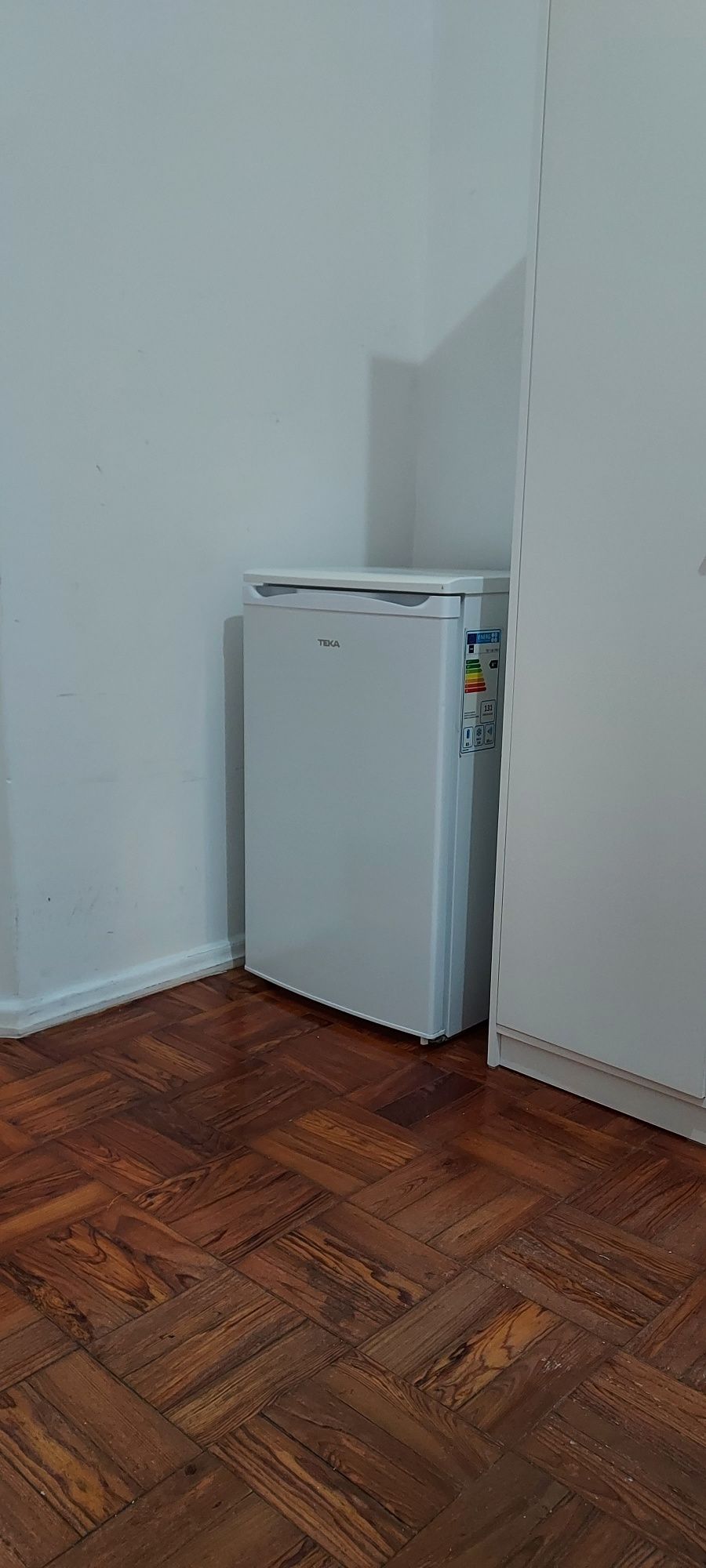 Para Rapariga , com casa de banho privativa e mini frigorifico