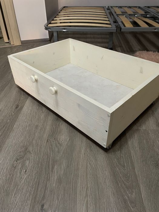 Ліжко, диван 140*200, гарний стан