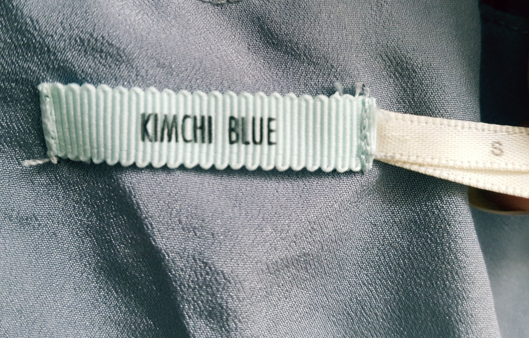Koronkowa sukienka na lato szara mini Kimchi Blue r.34 36 S XS