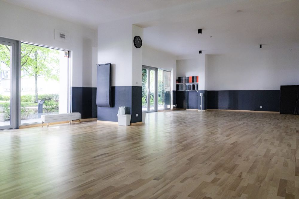 Odstąpię w pełni wyposażony lokal/studio taneczne/pole dance – Ochota