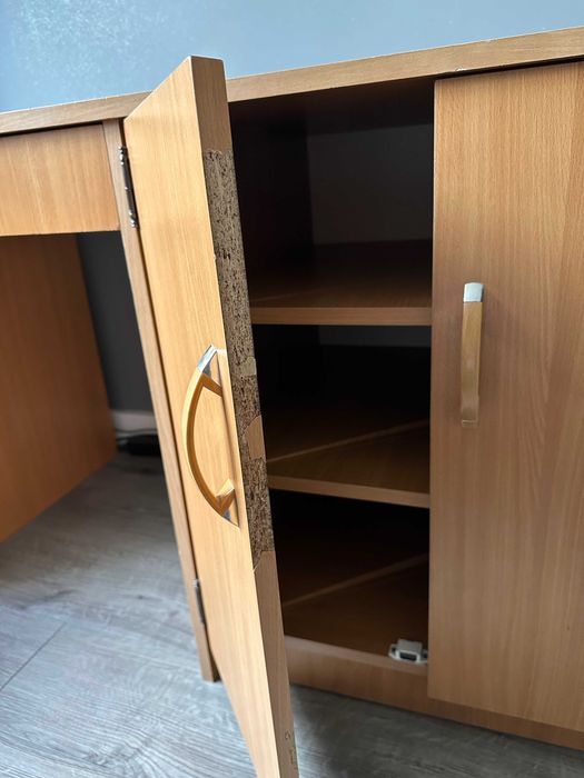 Używany komplet mebli - biurko + szafka